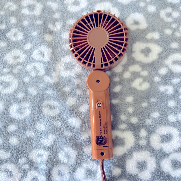 Universal Studios Despicable Me Tim the Teddy handheld battery powered fan - Picture 2 of 3